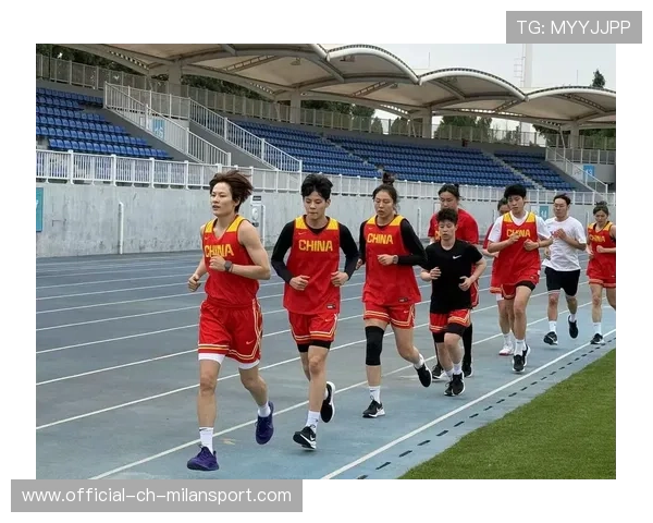 女篮精神激励更多年轻球员，女篮团队精神